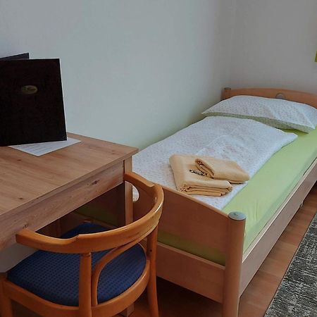 Gaestehaus Franz Kroatisch Geresdorf Exteriör bild